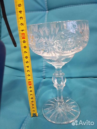 Хрустальная конфетница на ножке