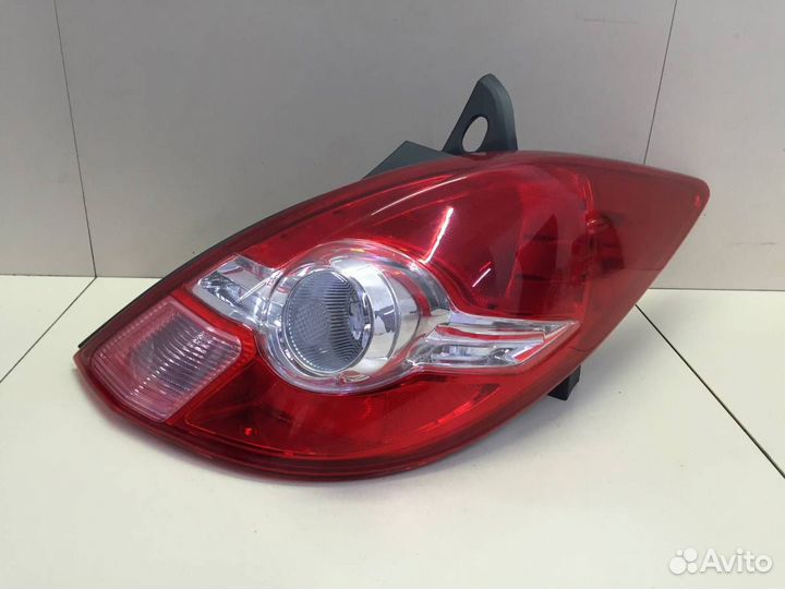 Фонарь задний правый Nissan Tiida C11 2007-2014