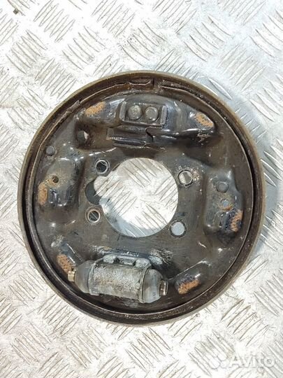 Щит опорный Suzuki Liana 2001-2007