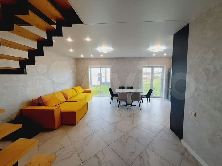 Коттедж 136 м² на участке 10 сот.