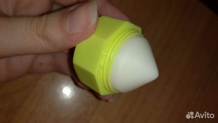 The body shop lip juicer бальзам для губ