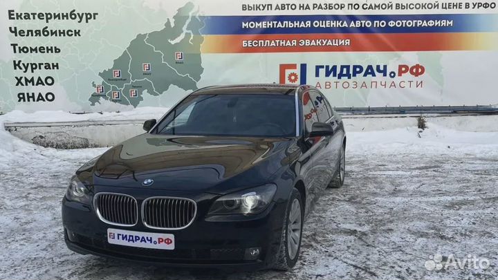 Повторитель на крыло левый белый BMW 7-Series (F02) 63137203371