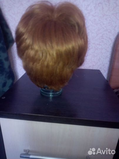 Продам три женских парика