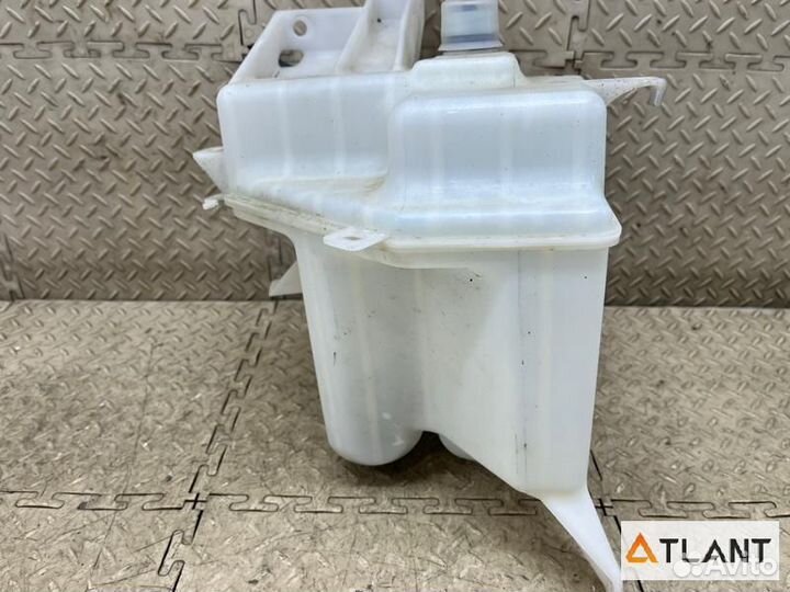 Бачок стеклоомывателя toyota vellfire