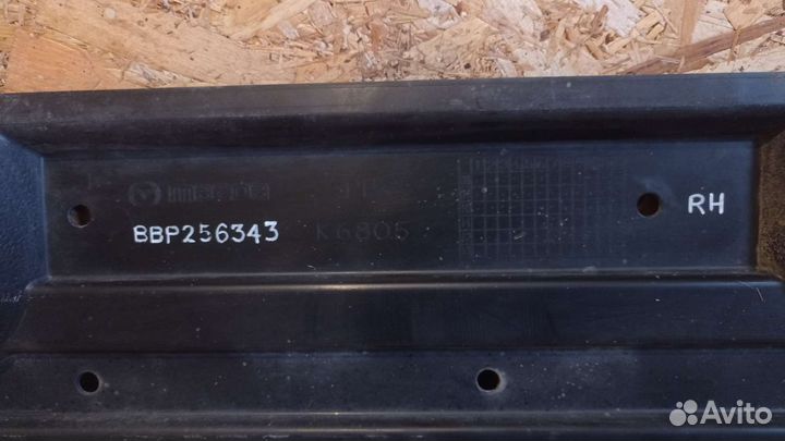 Защита дна правая Mazda 3 bl