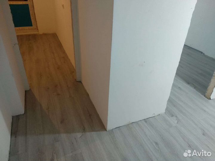Укладка напольных покрытий