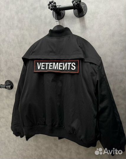 Бомбер Vetements police