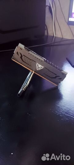 Оперативная память Patriot Viper 8x2 гб DDR4