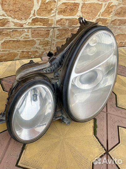 Левая Фара Mercedes w211