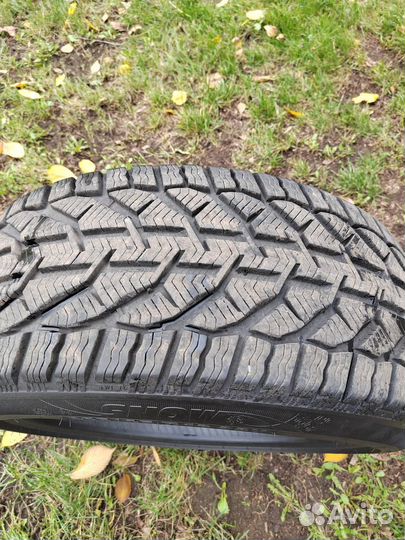 Kormoran Snow 235/45 R18 98V