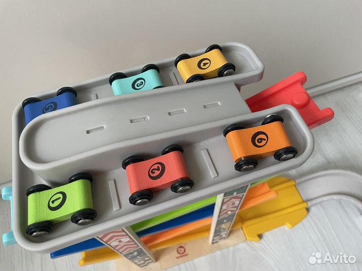 Автотрек. Скоростной спуск с 6 машинками