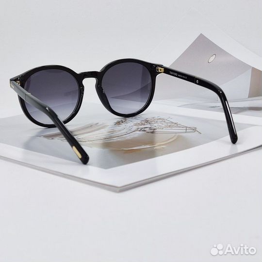 Солнцезащитные очки Tom Ford FT1021 Elton black