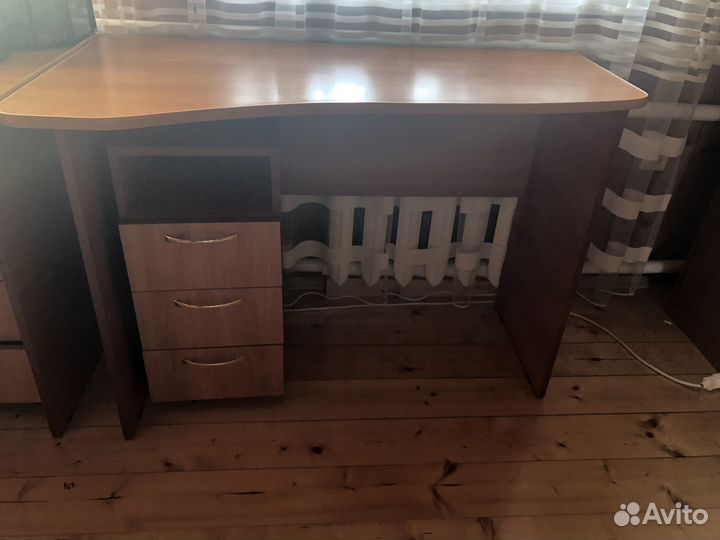 Письменный стол