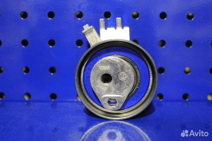 Ролик натяжитель ремня Грм Volvo