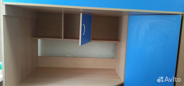 Кровать чердак со столом и шкафом бу