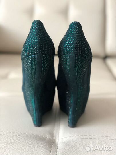 Дизайнерские Туфли на танкетке со стразами