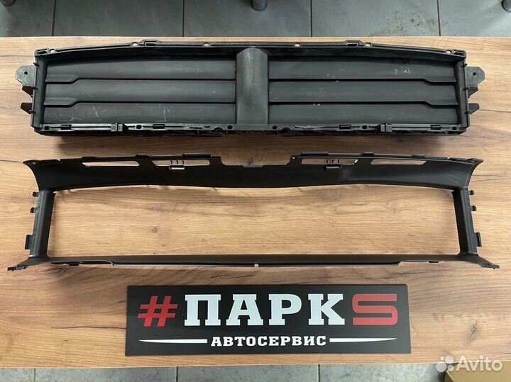 Воздухозаборник, жалюзи porsche macan 95B121635