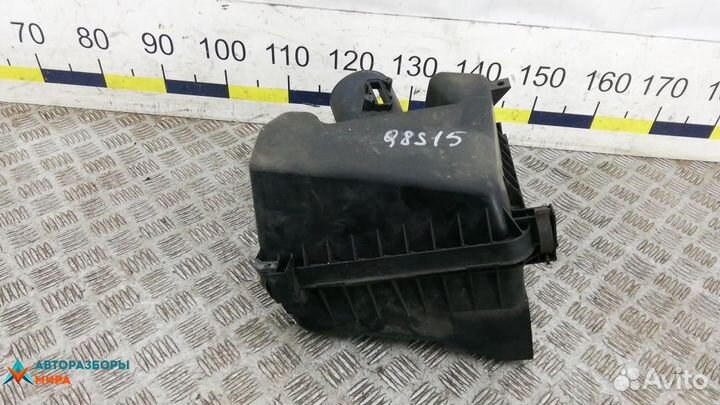 Корпус воздушного фильтра Toyota Avensis 3 (T270)