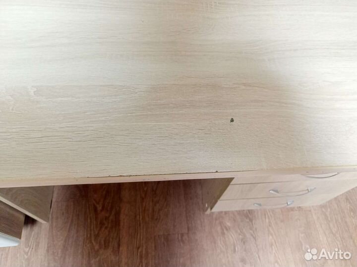 Письменный стол