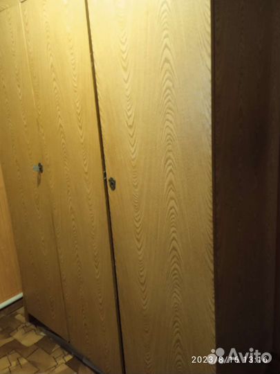 Шкаф трехстворчатый бу