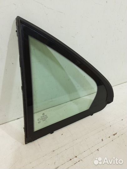 Стекло двери заднее левое Mercedes-Benz C-Class