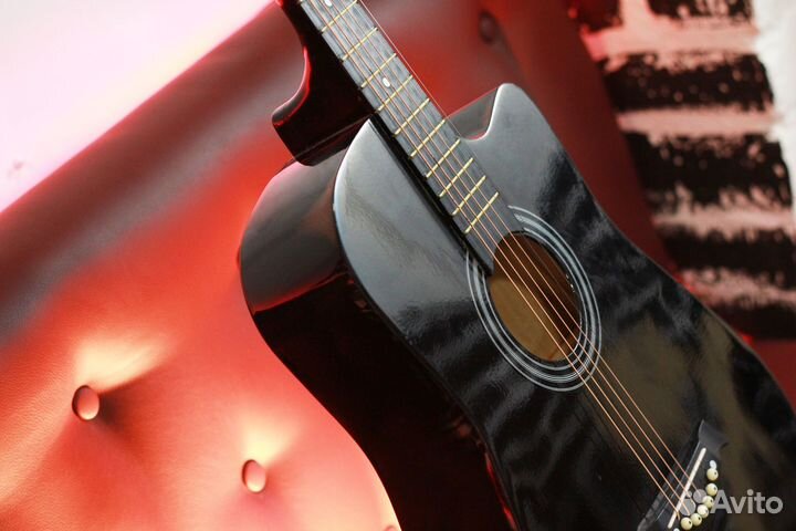 Акустическая гитара