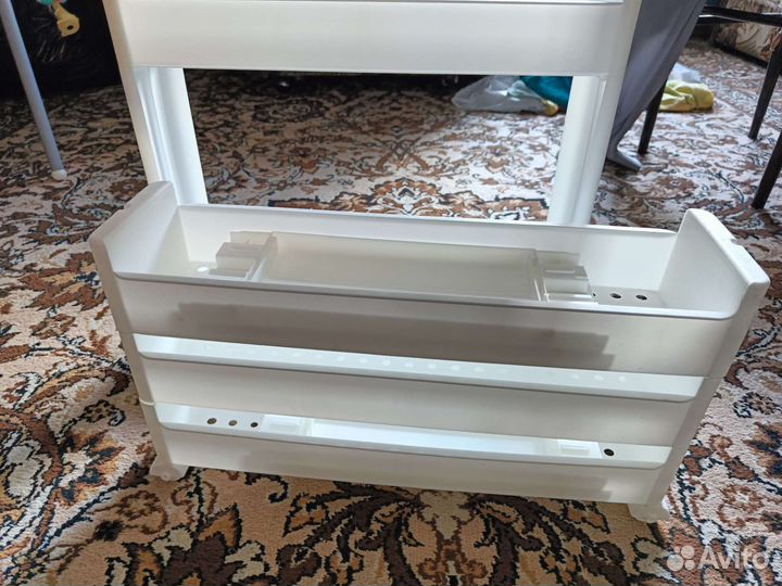 Этажерка на колесиках узкая