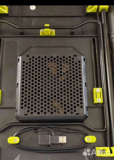 Подставка под ноутбук с охлаждением