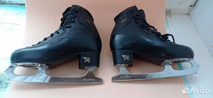 Профессиональные фигурные коньки Risport