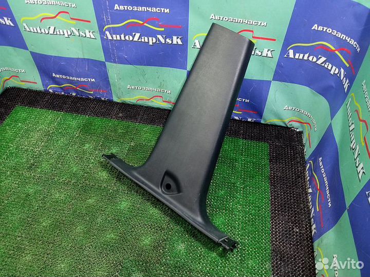 Обшивка стойки средней нижняя левая Nissan Patrol