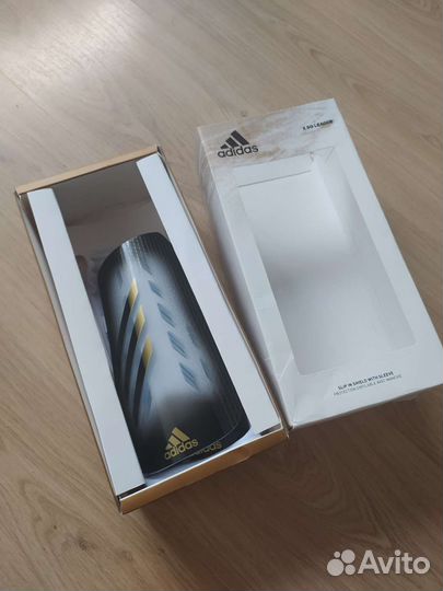 Футбольные щитки