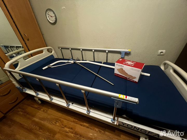 Медицинская кровать