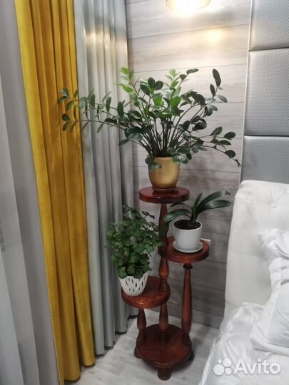 Подставка для цветов дерево