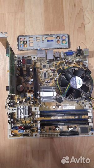 Материнская плата с процессором и памятью