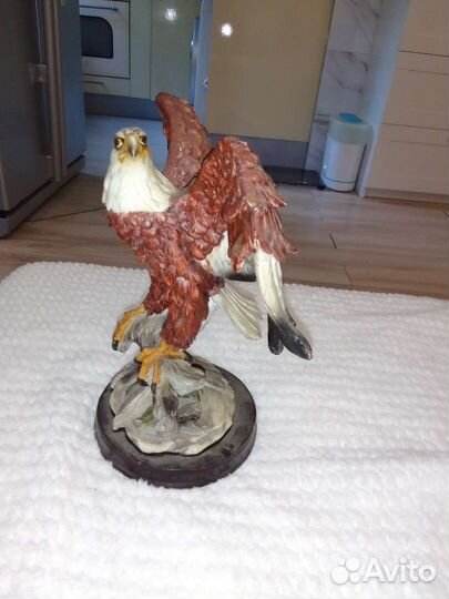 Статуэтка Орел