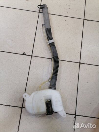 Бачок омывателя задний Mitsubishi Pajero Sport