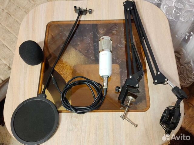 Микрофон студийный BM800 объявление продам