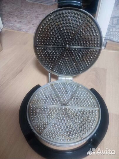 Вафельница 