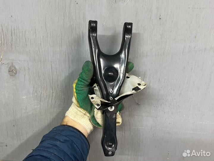 Вилка сцепления газ 31105-1601201