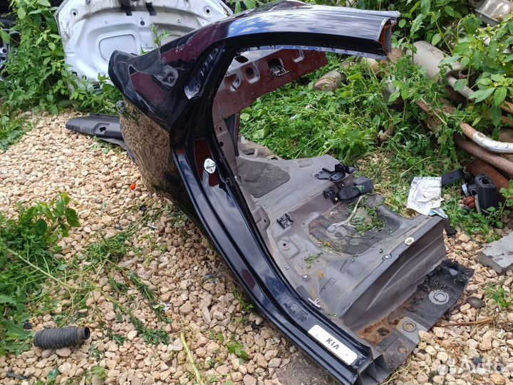 Заднее крыло четверть R kia rio 3