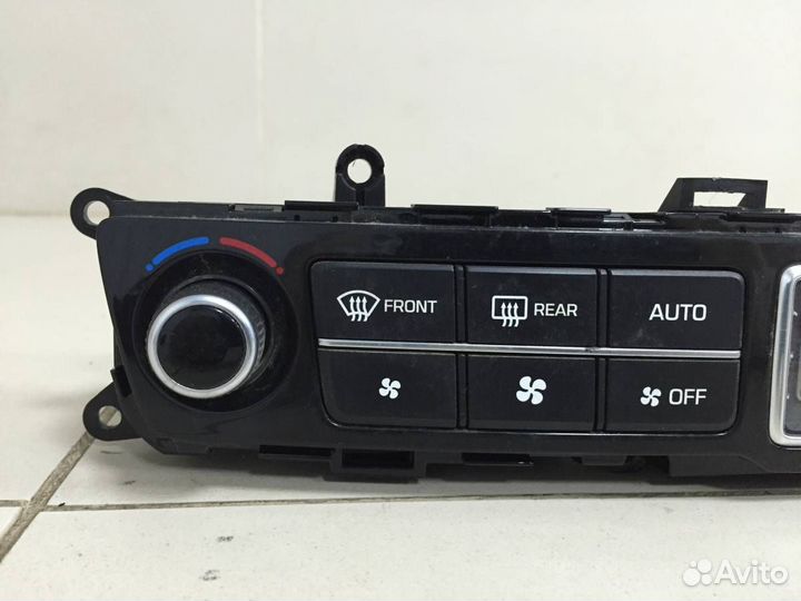 Блок управления климатической установкой Hyundai E
