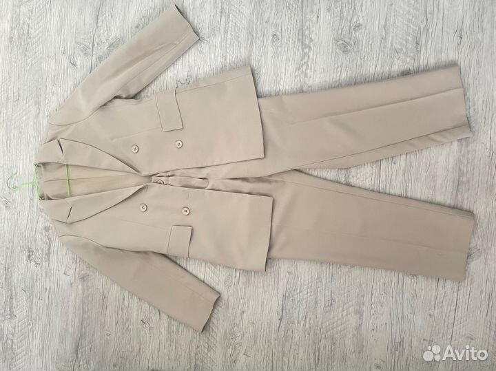 Костюм пиджак и брюки женский