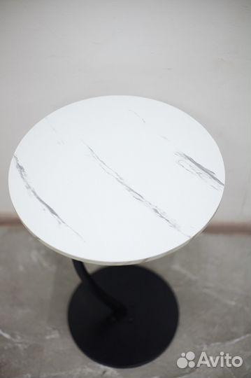 Стол журнальный новый дизайн круглый с необычной н