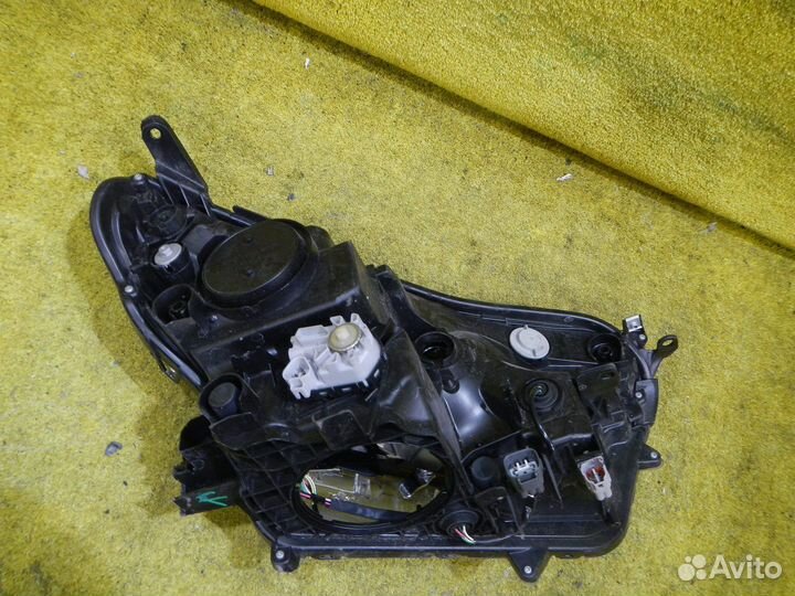 Фара левая Toyota RAV4