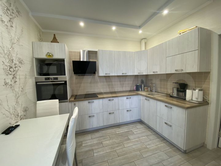 3-к. квартира, 77 м², 8/17 эт.