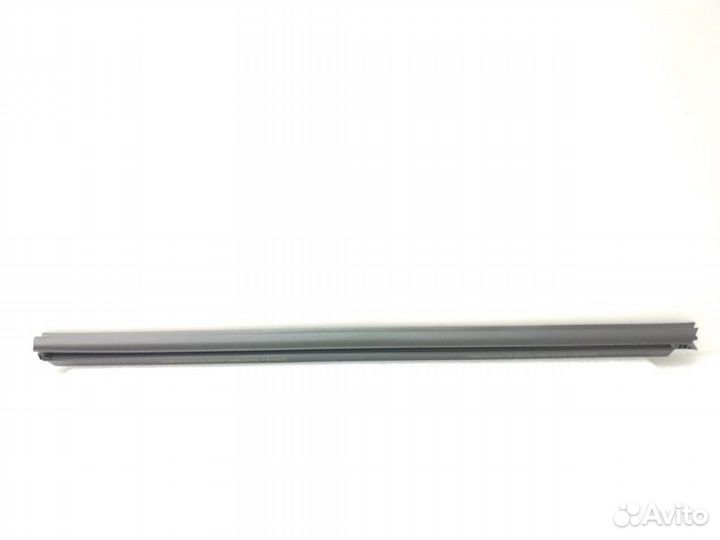 Уплотнитель стекла двери передний левый