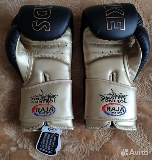 Боксерские перчатки 