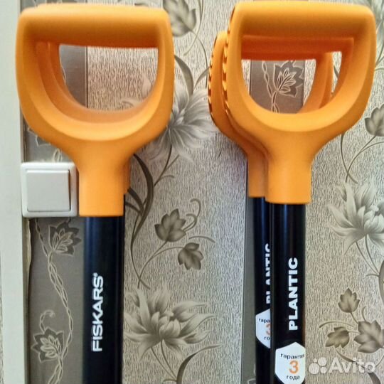 Лопаты Fiskars и Plantic