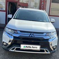 Mitsubishi Outlander 2.0 CVT, 2019, 64 337 км, с пробегом, цена 2 600 000 руб.