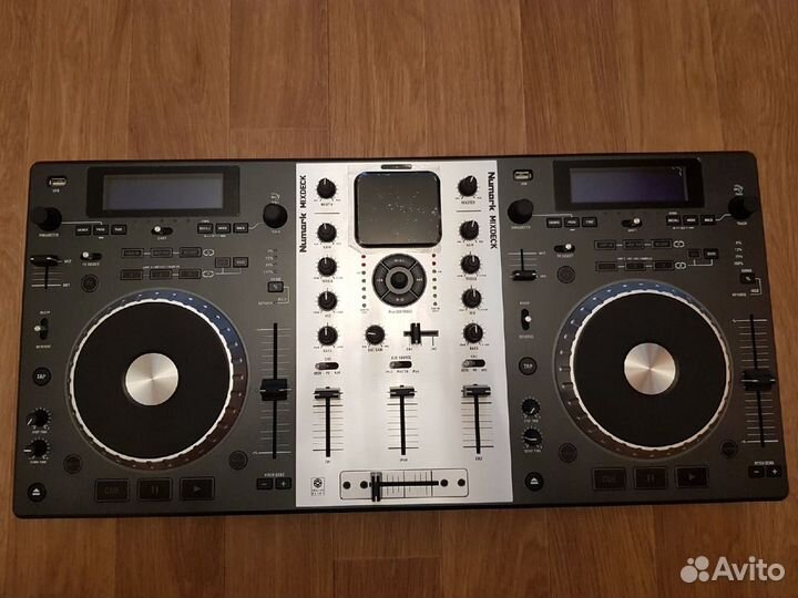 DJ контроллер Numark mixdeck